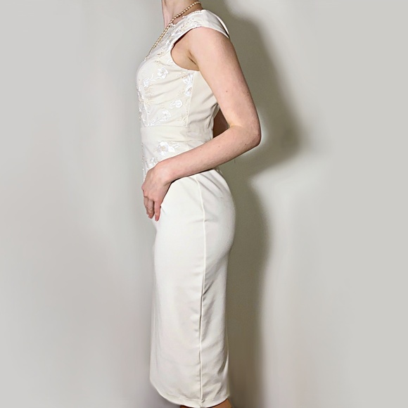 Elegant Cream Formal Dress - Picture 3 of 6